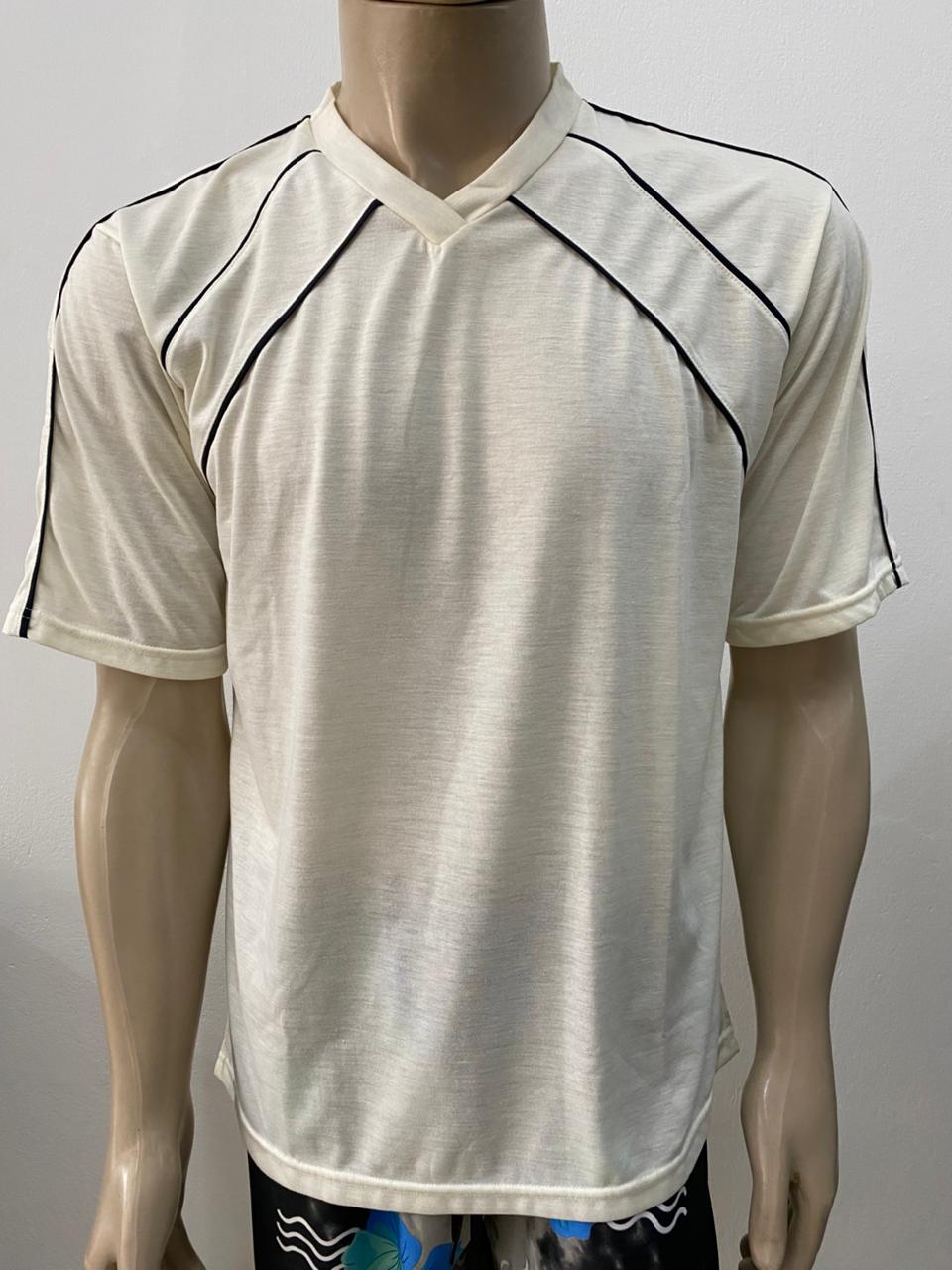 Camiseta Masculina Gola V Bege com Detalhes Preto