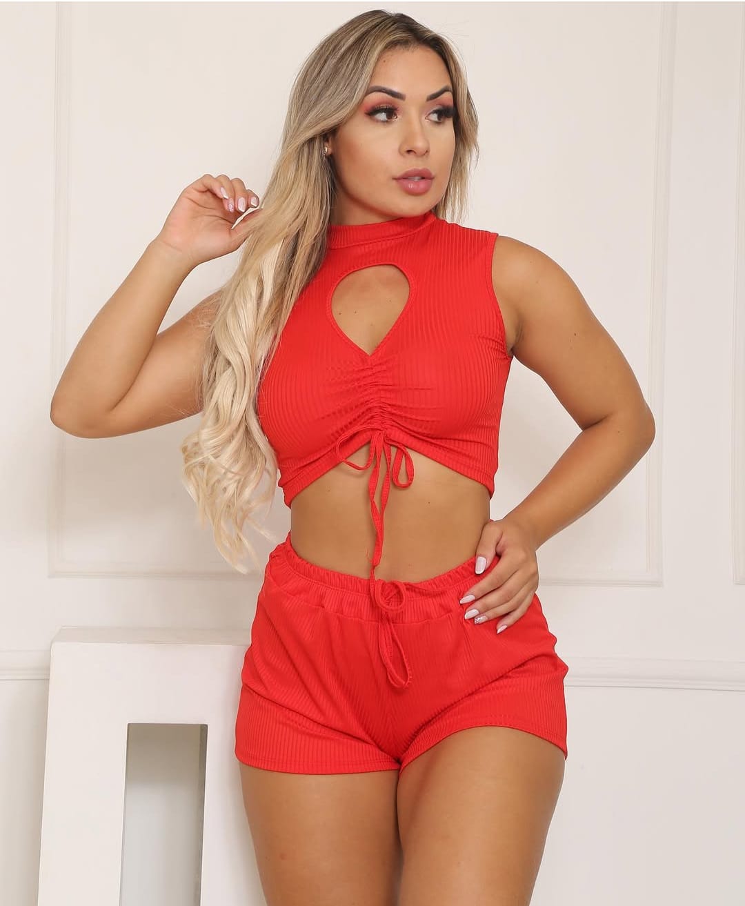 Top Cropped Canelado Gota Ajuste Conforto e Estilo