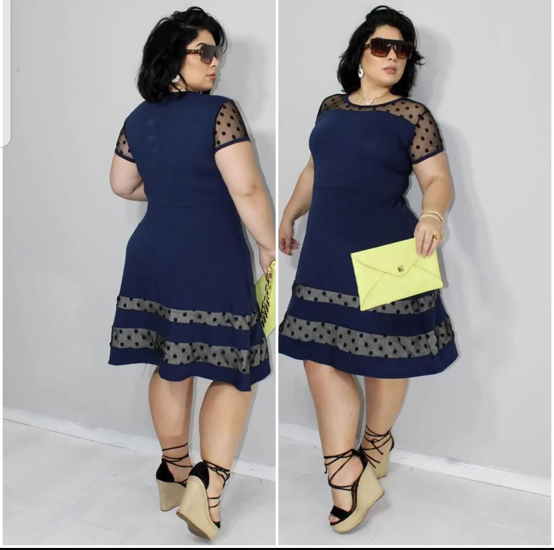 Vestido Plus Zise Malha com Detalhes em Tule Bolinha