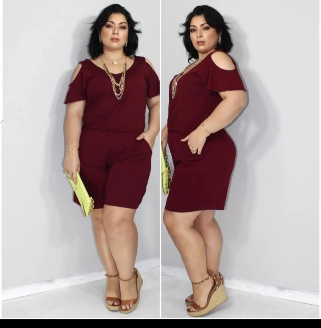 Macacão Malha Plus Ciganinha com Abertura na Manga