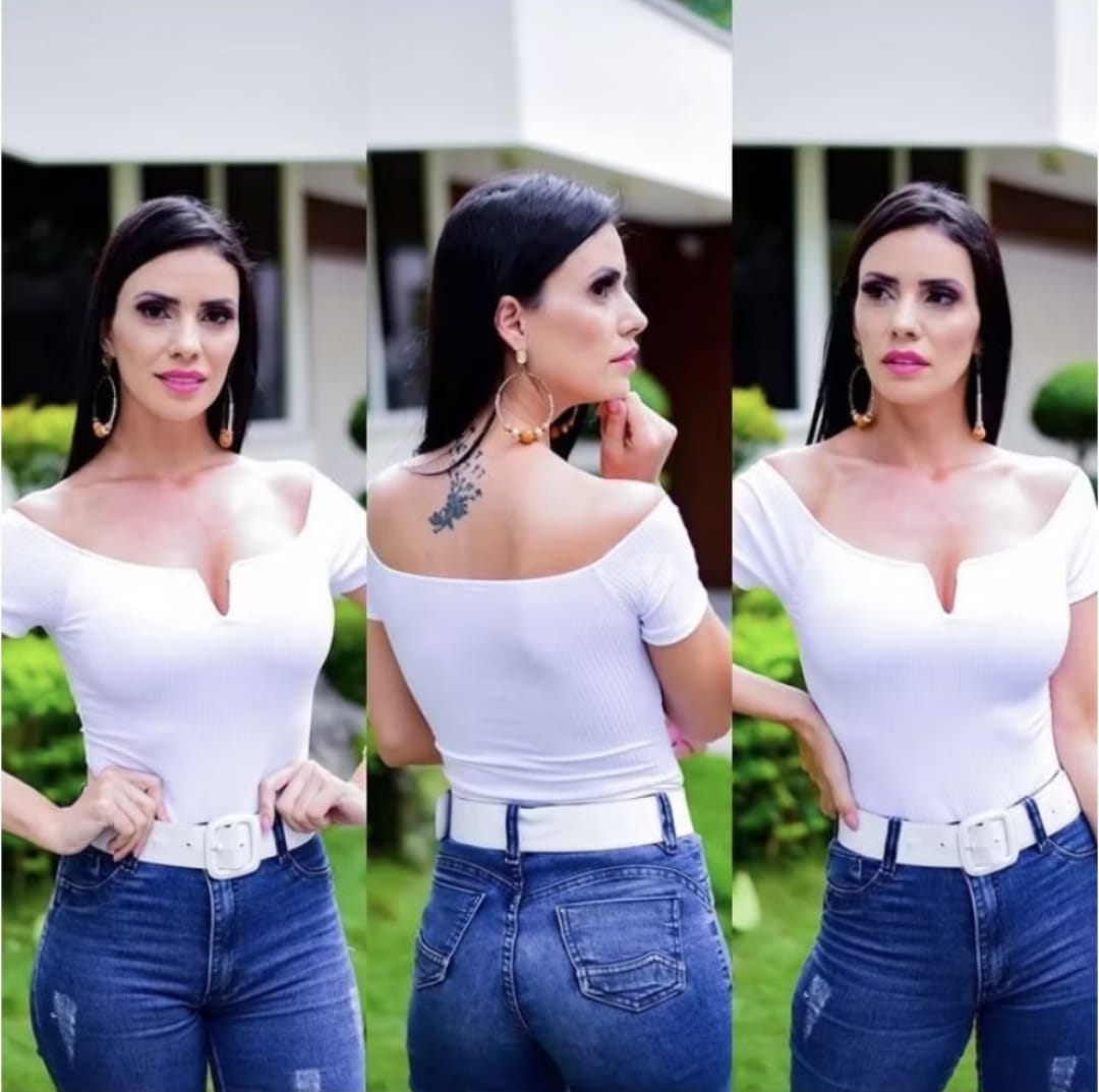 Boddy Canelado Decote com Detalhe em V