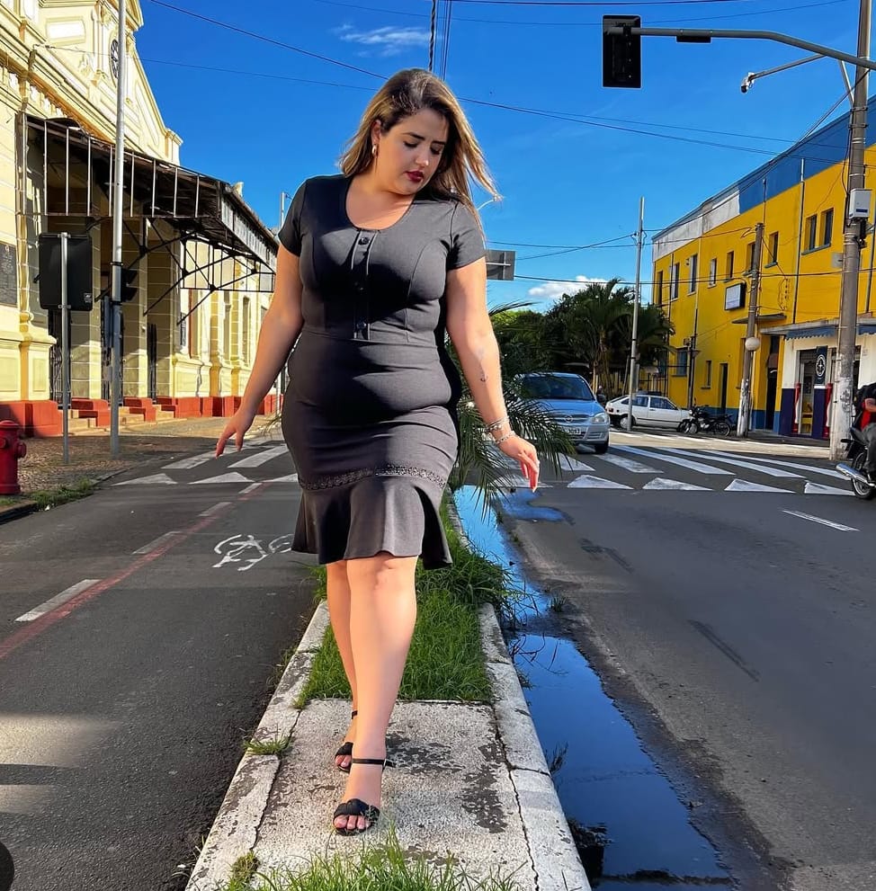Vestido Social Poliéster Plus Size com Babado