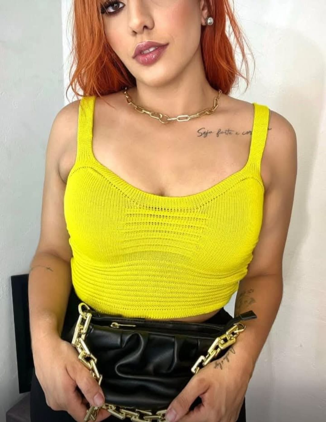 Cropped Top Tricot Alçinha Conforto com Estilo Moderno