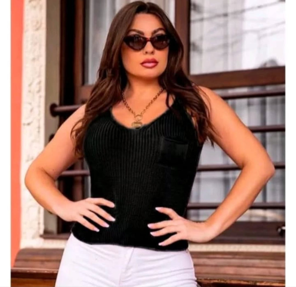 Regata Feminina Tricot com Bolso Estilo Moderno