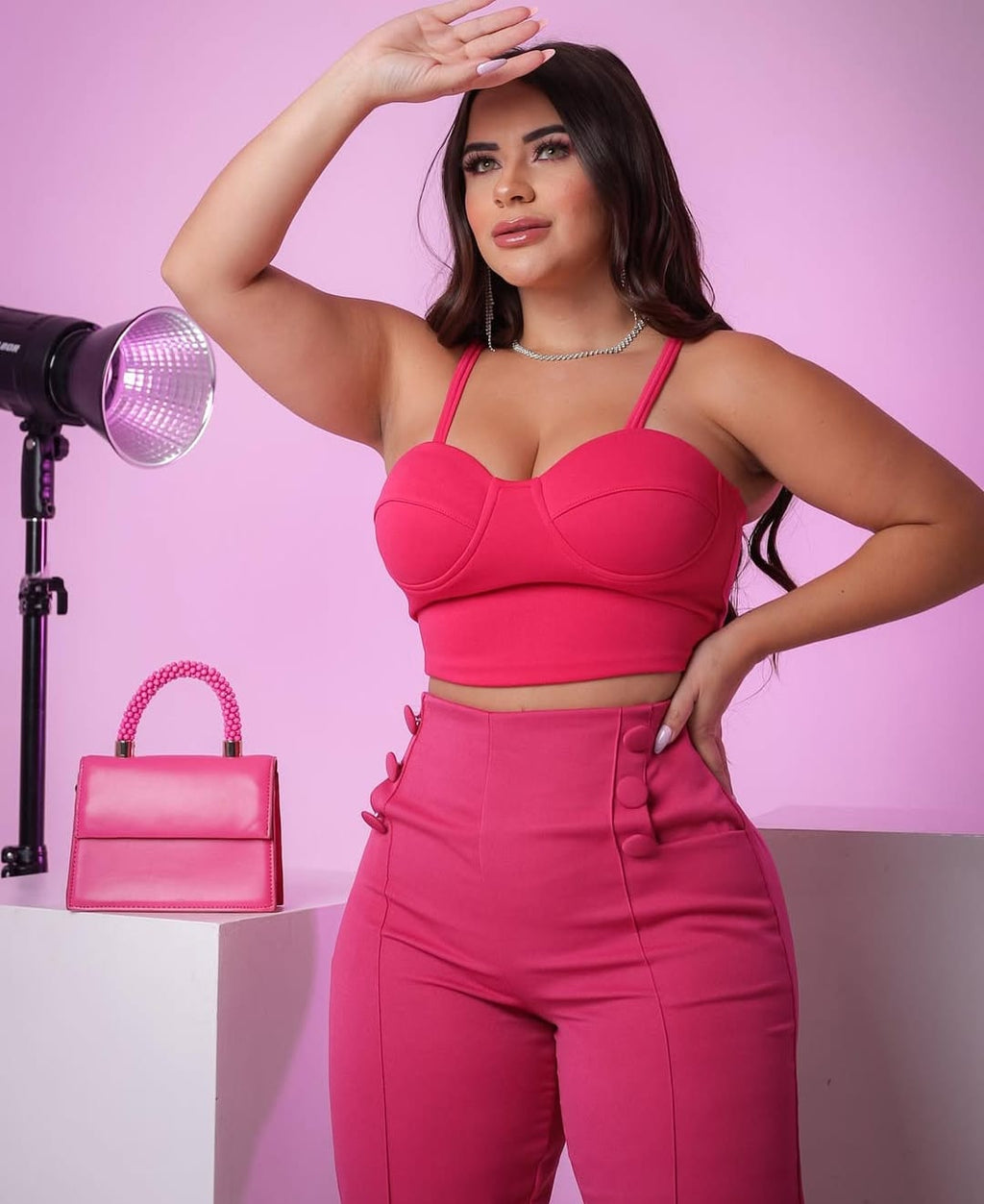 Calça Rosa Alfaiataria com Detalhes em Botões