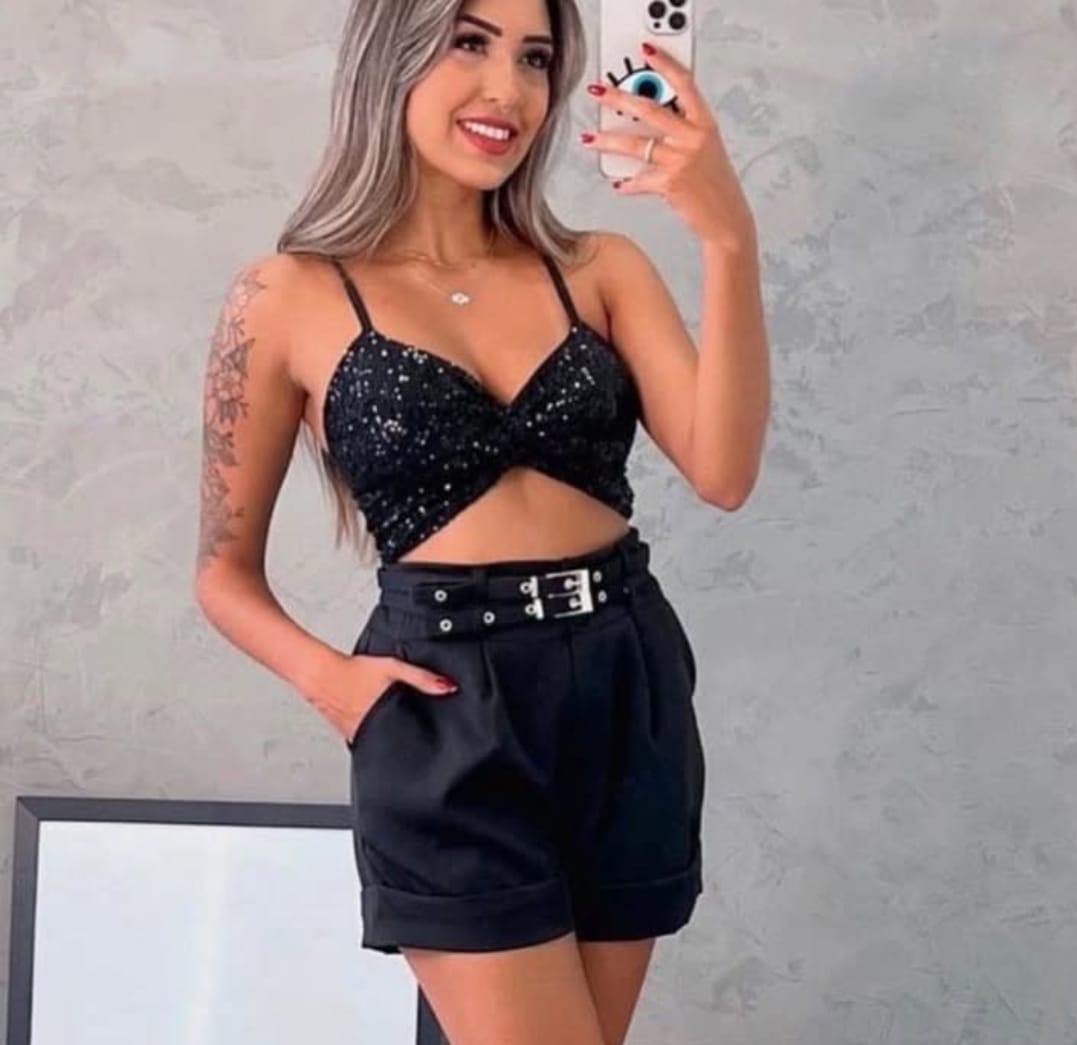 Cropped Paetê Bojo Torcido Estilo Fashion com Toque Sexy