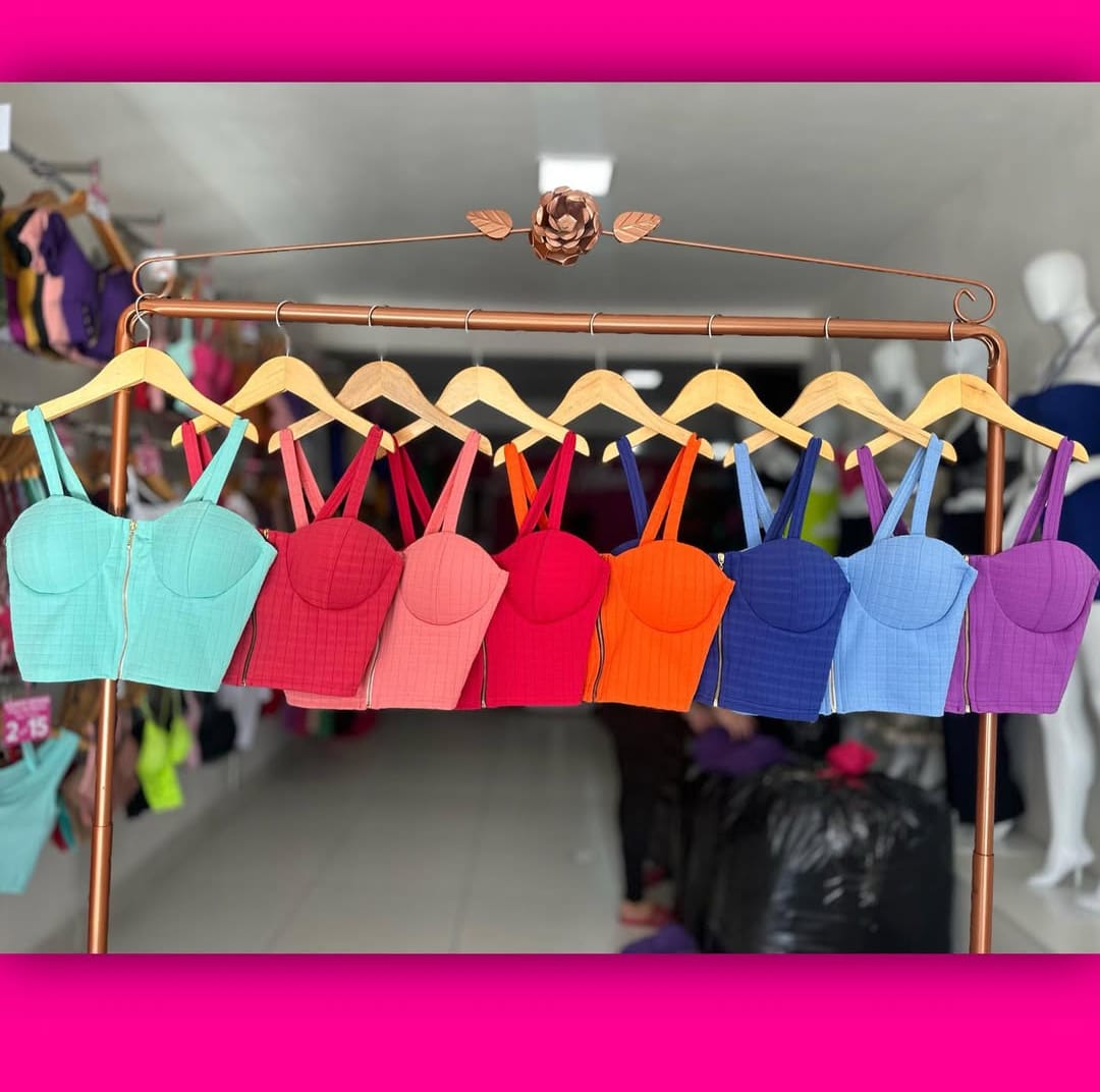 Cropped Canelado Zíper Look Moderno e Confortável