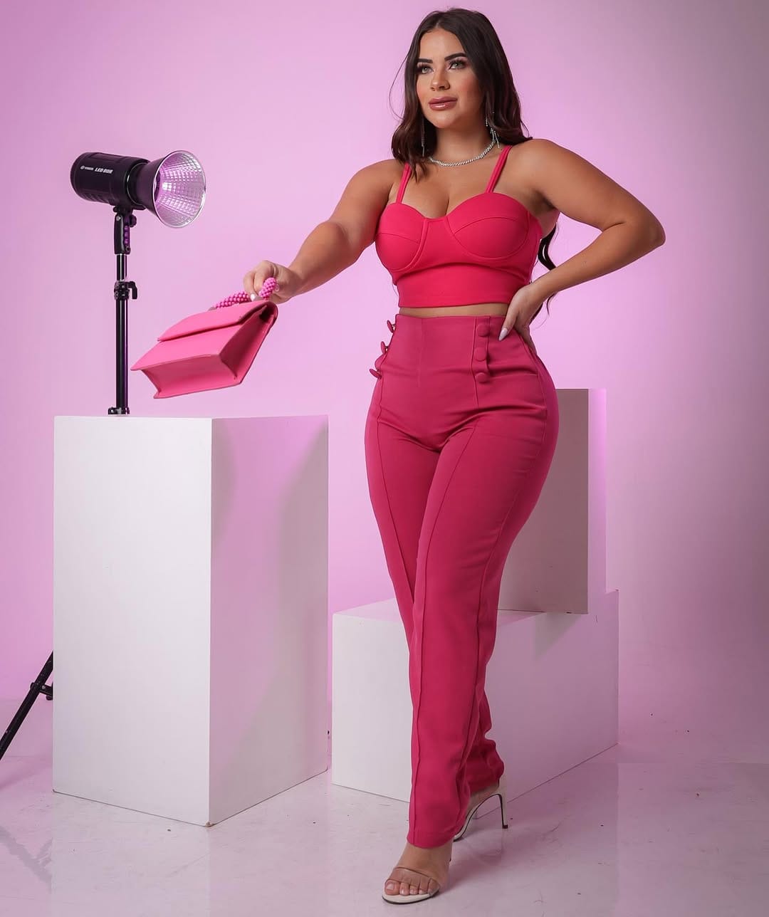 Cropped Neopreme Bojo Olhos Look Moderno e Chic