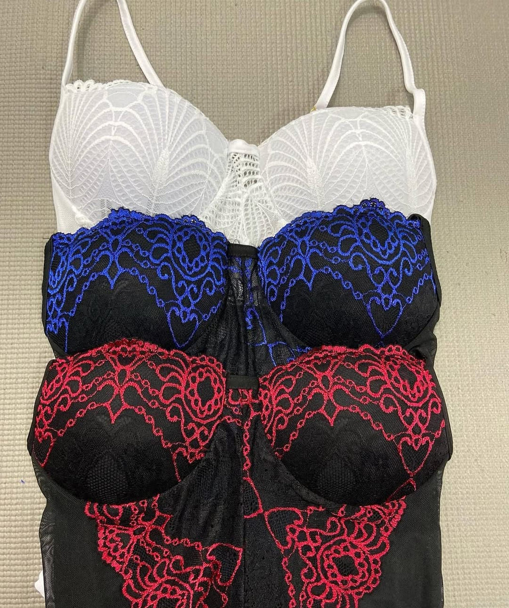 Bodyy Renda Véu Elegância com Toque Sexy