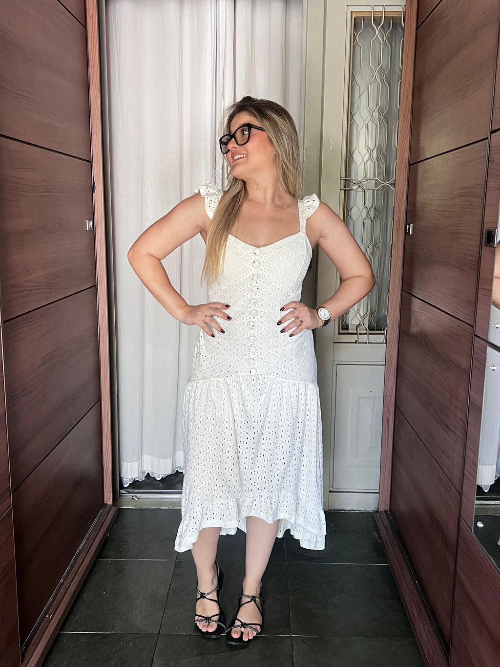 Vestido Midi Lessie Sofisticação e Elegância para Todas as Ocasiões