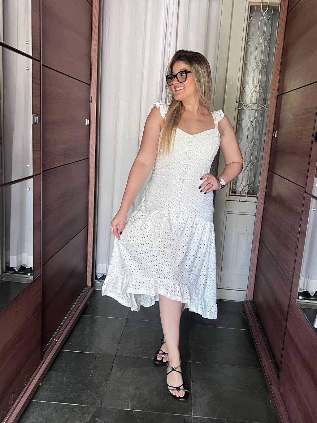 Vestido Midi Lessie Sofisticação e Elegância para Todas as Ocasiões