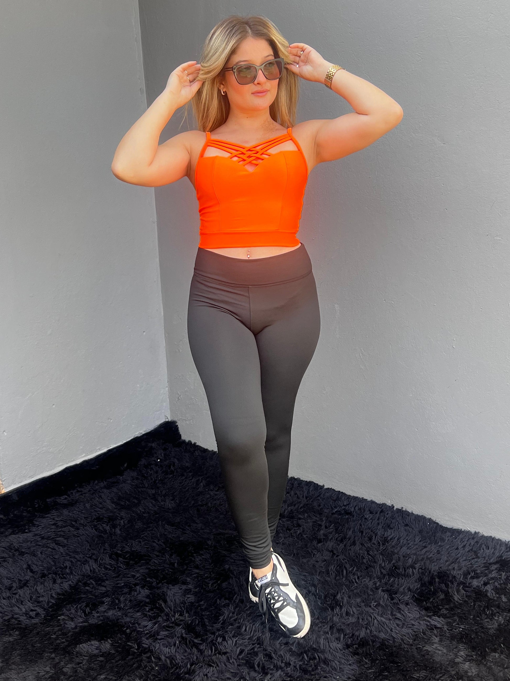 Cropped Lycra X Frente Moda Estilosa e Versátil