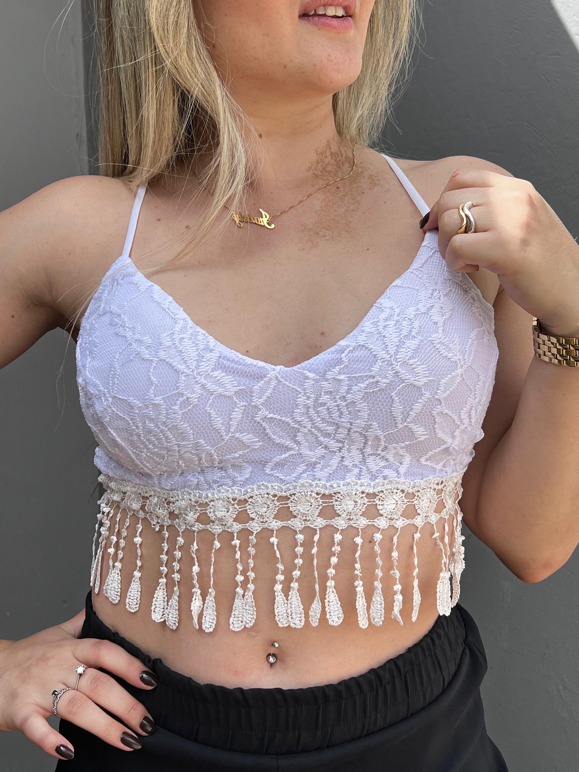 Cropped Renda Franjinha Look Feminino Chic e Confortável