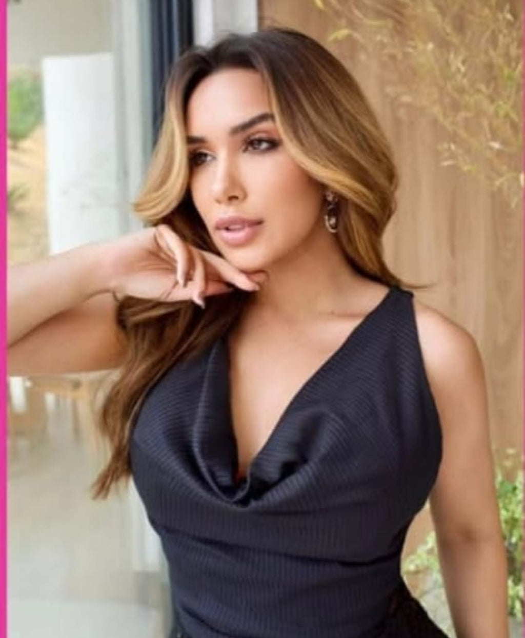 Blusa Feminina Gola Jabour Look Elegante e Confortável