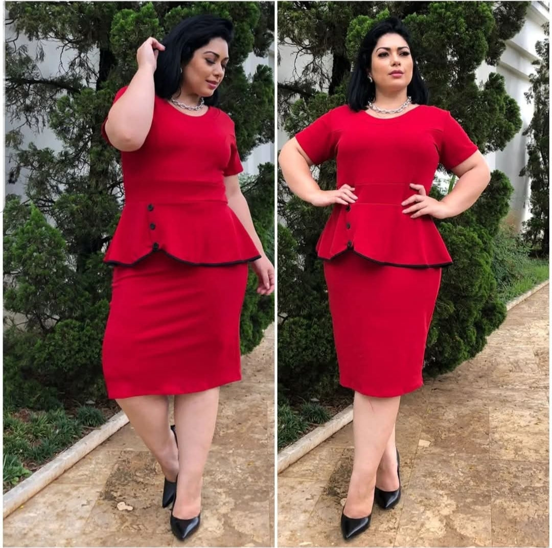 Vestido Social Poliéster Plus Size com Detalhes em Botões