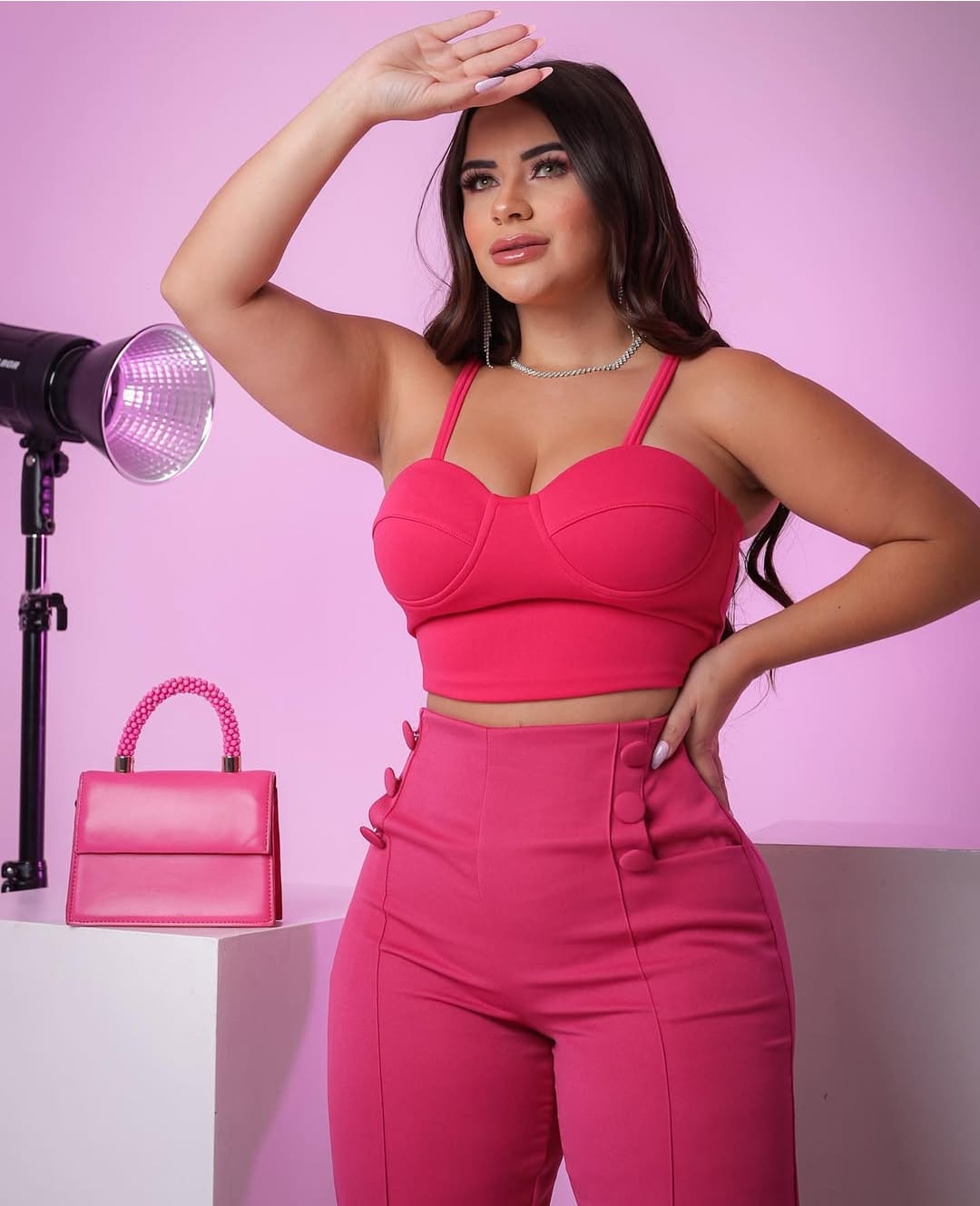 Cropped Neopreme Bojo Olhos Look Moderno e Chic