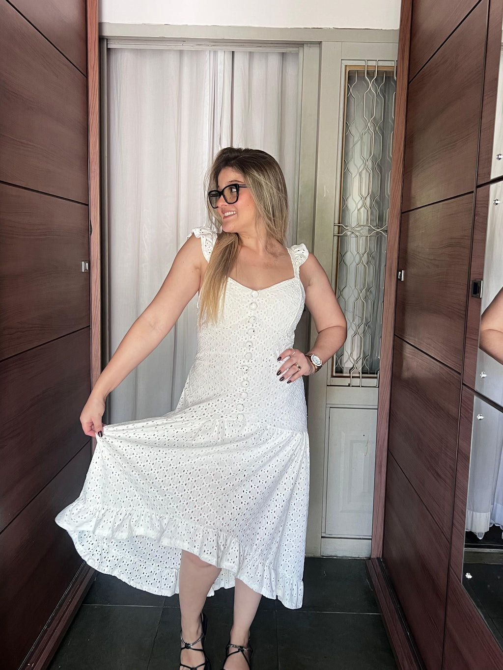 Vestido Midi Lessie Sofisticação e Elegância para Todas as Ocasiões