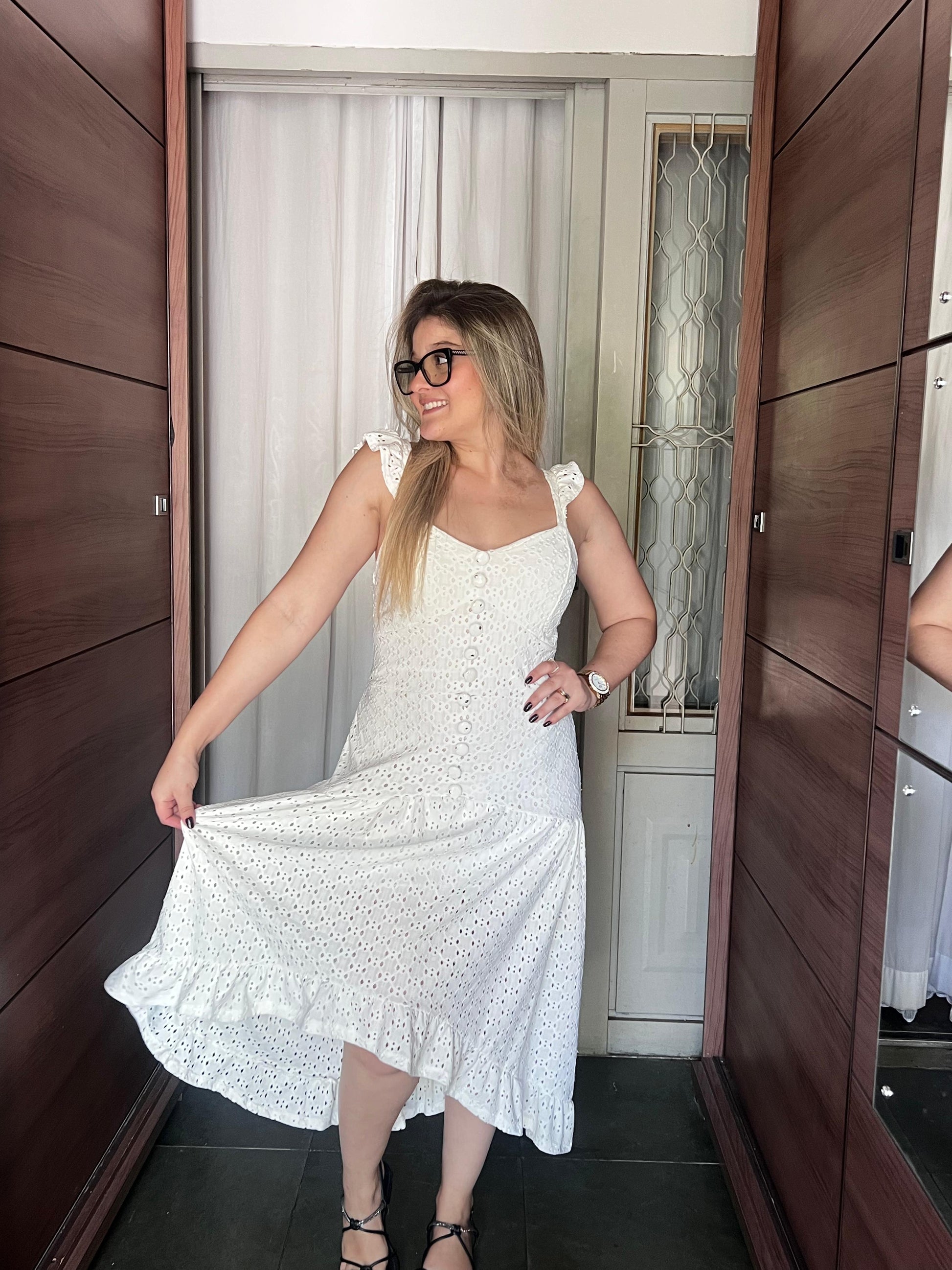 Vestido Midi Lessie Sofisticação e Elegância para Todas as Ocasiões