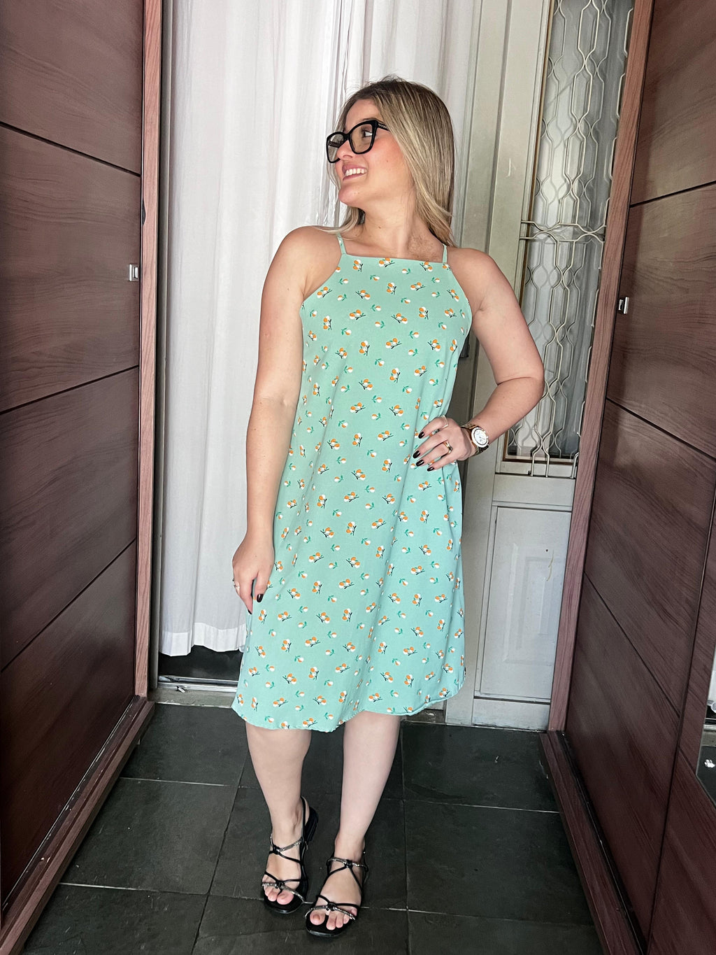 Vestido Alcinha Flores Movimento e Delicadeza no Look