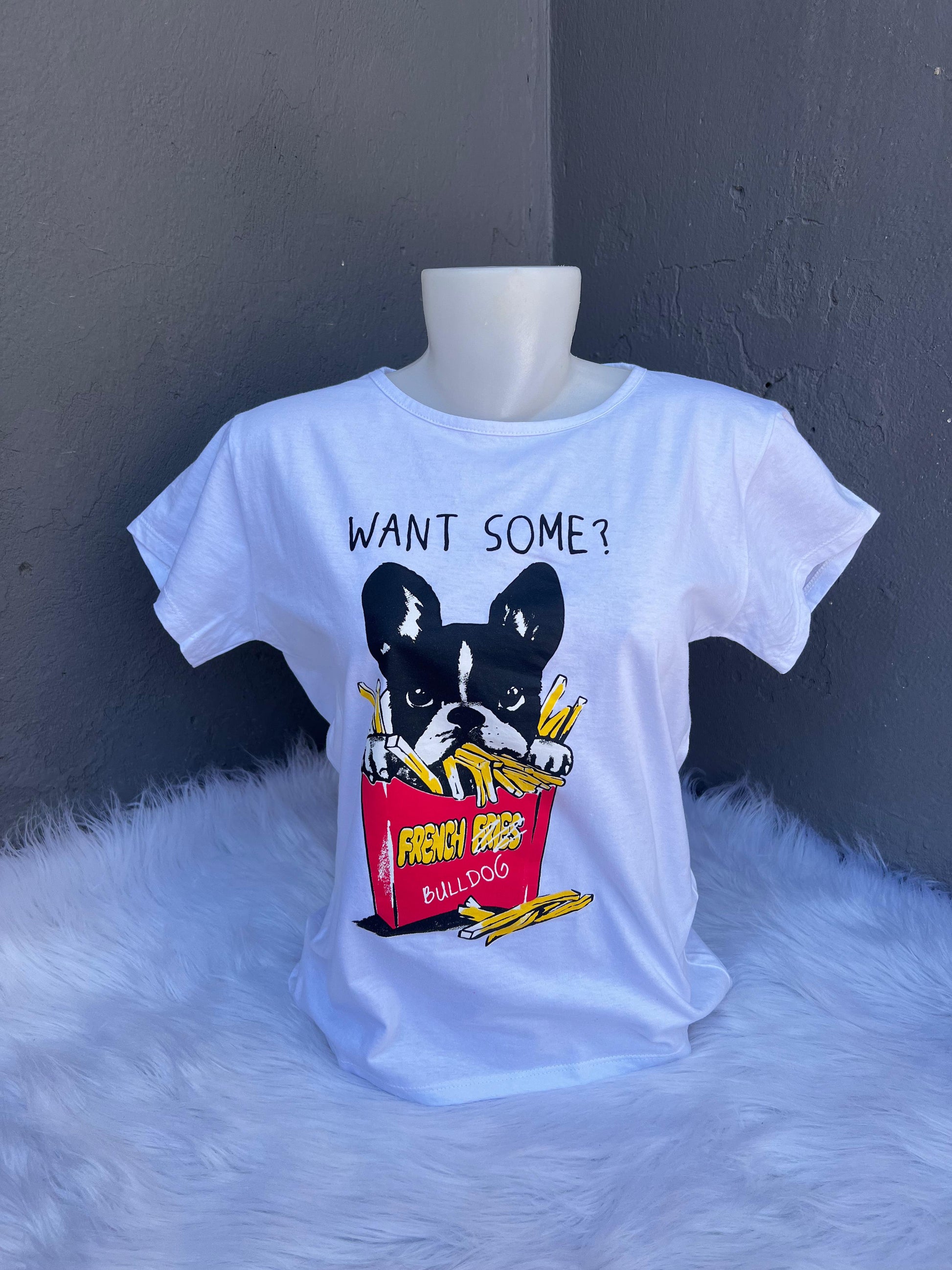 T-Shirt Branca Estampa Cachorro Estilo e Conforto