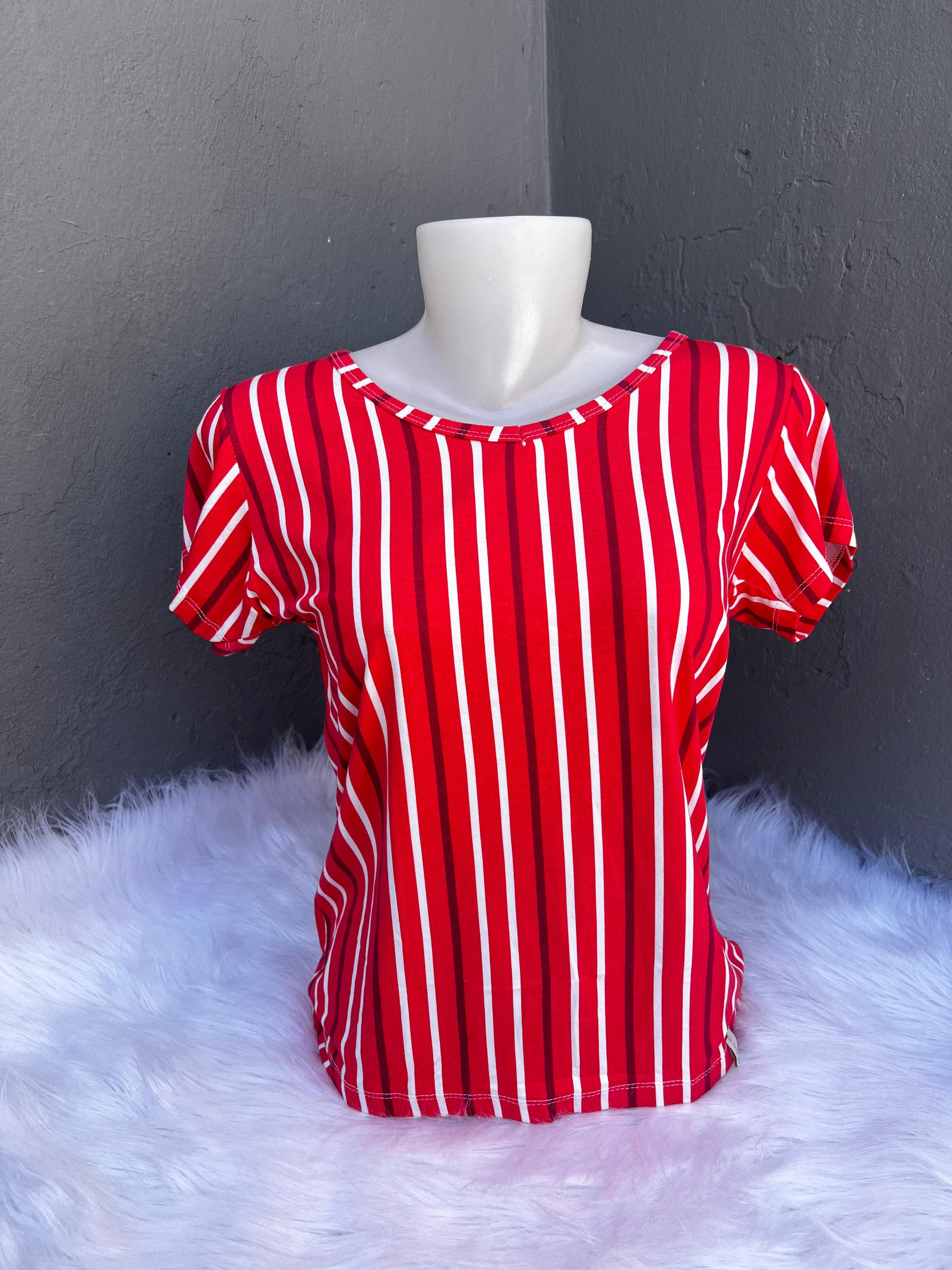 T-Shirt EBNZ Moda Feminina Charmosa e Versátil