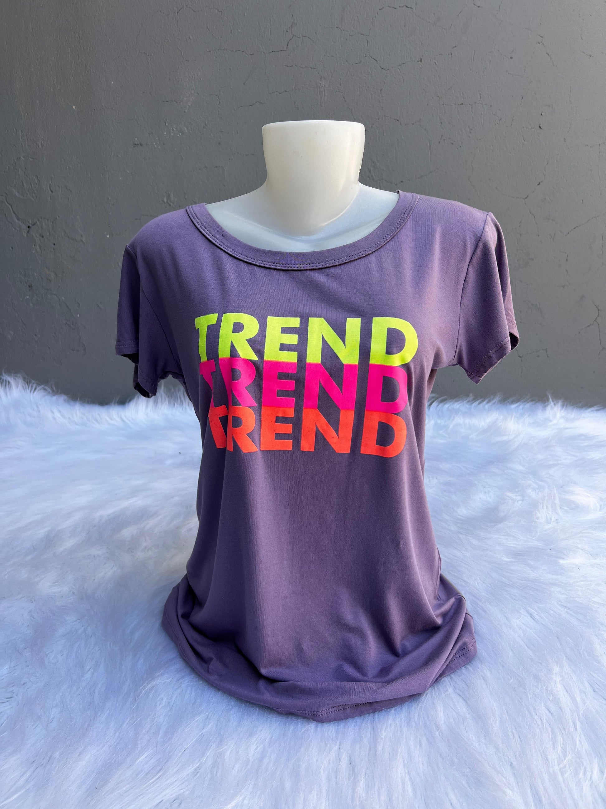 T-Shirt Básica Moda Feminina Essencial e Prática
