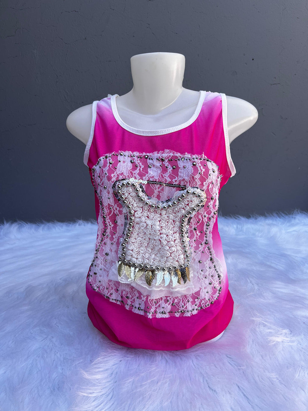 Regata Pedrarias Estilo Feminino com Toque Elegante