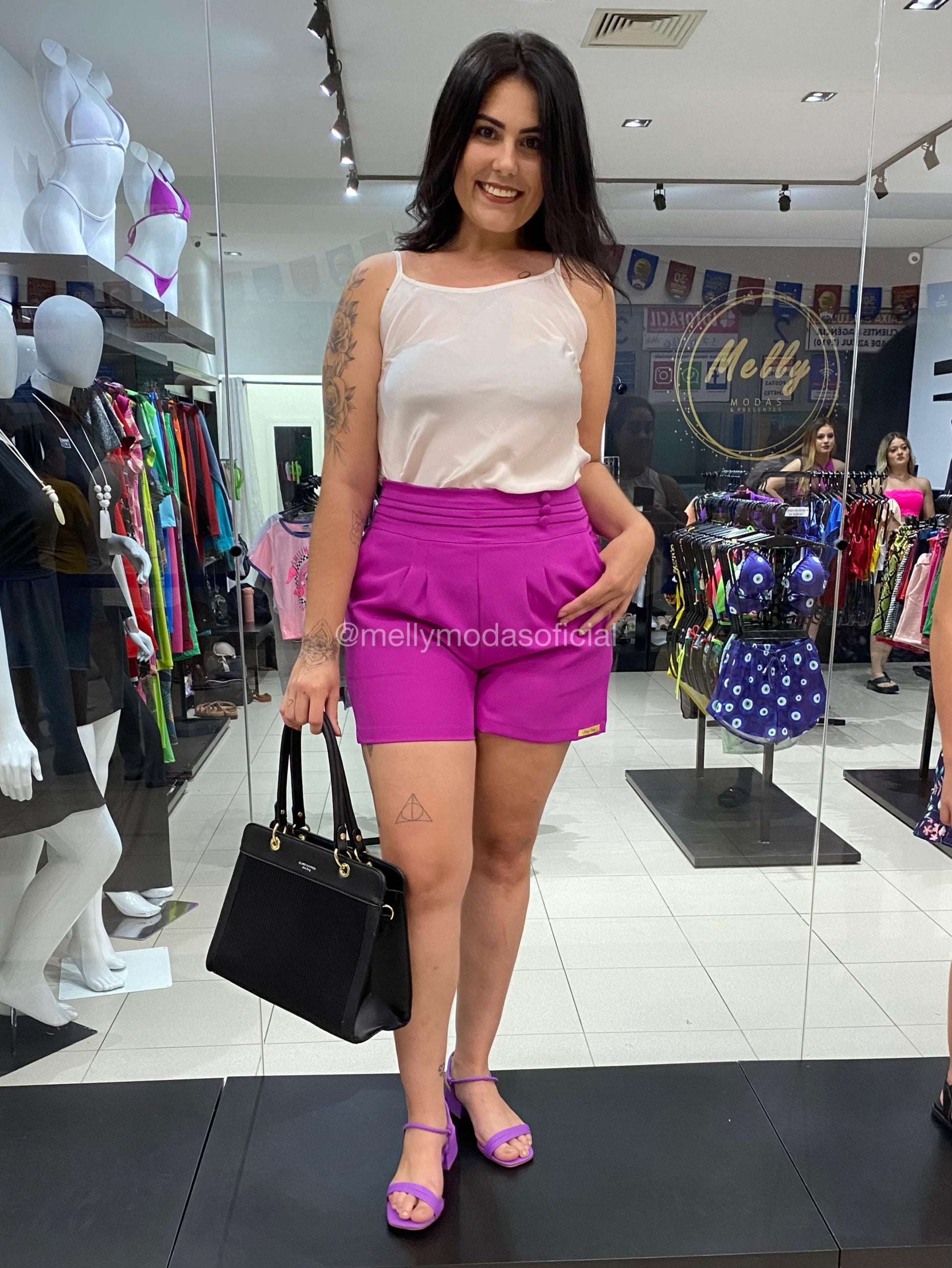 Shorts Alfaiataria Drapeado com Bolso