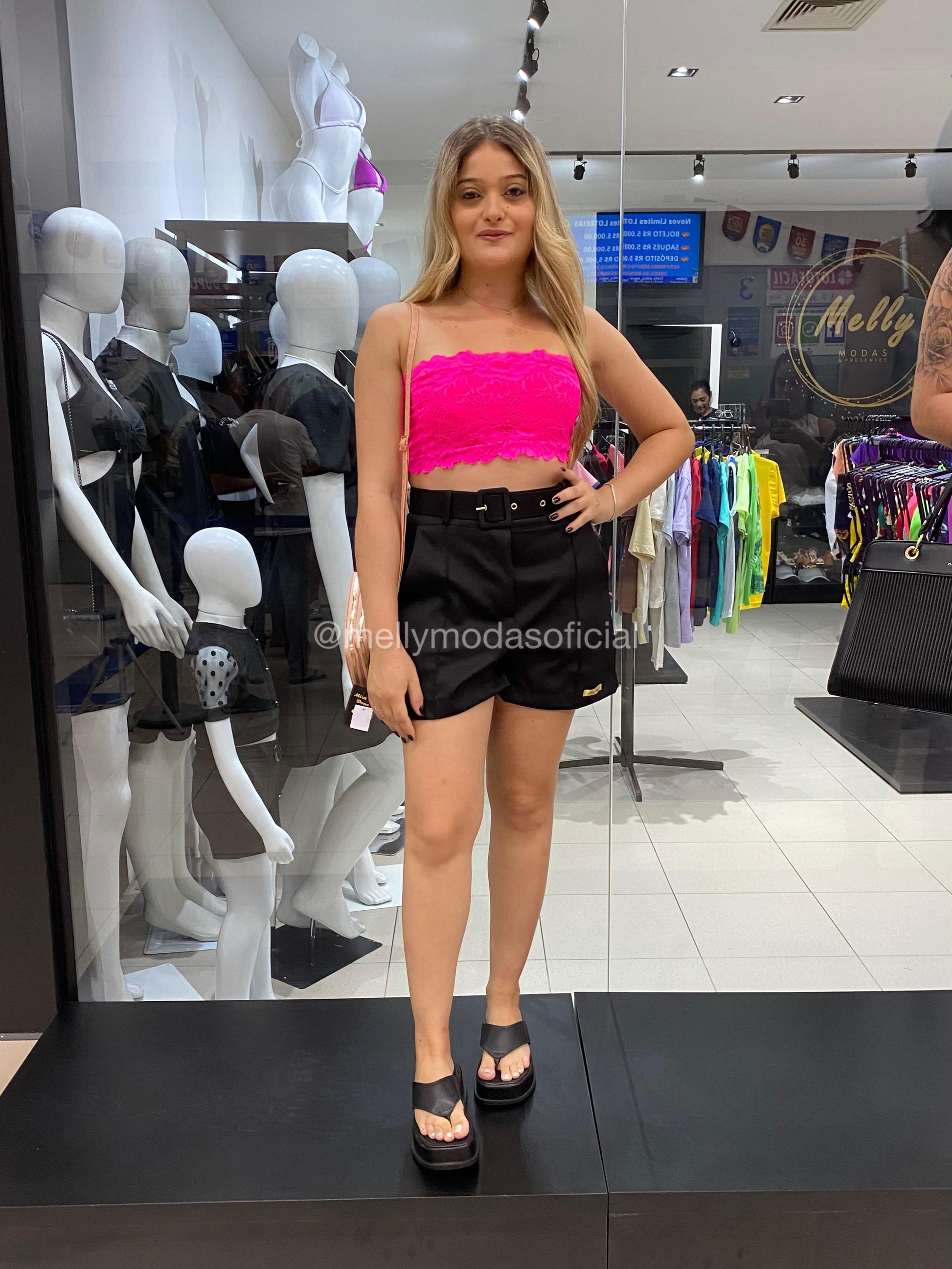 Shorts Alfaiataria Gold com Cinto e Bolso