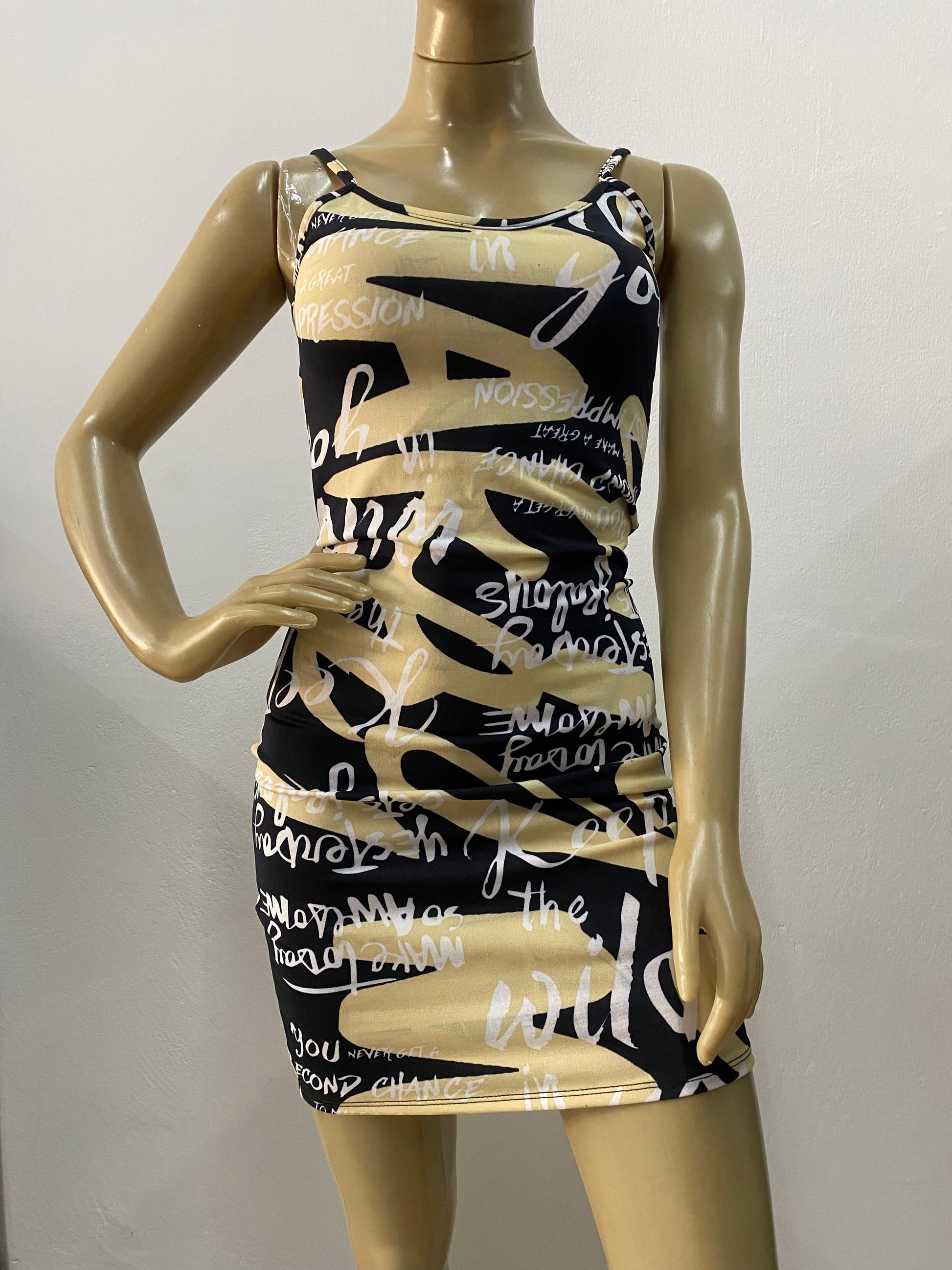Vestido Feminino Estampado com Letras